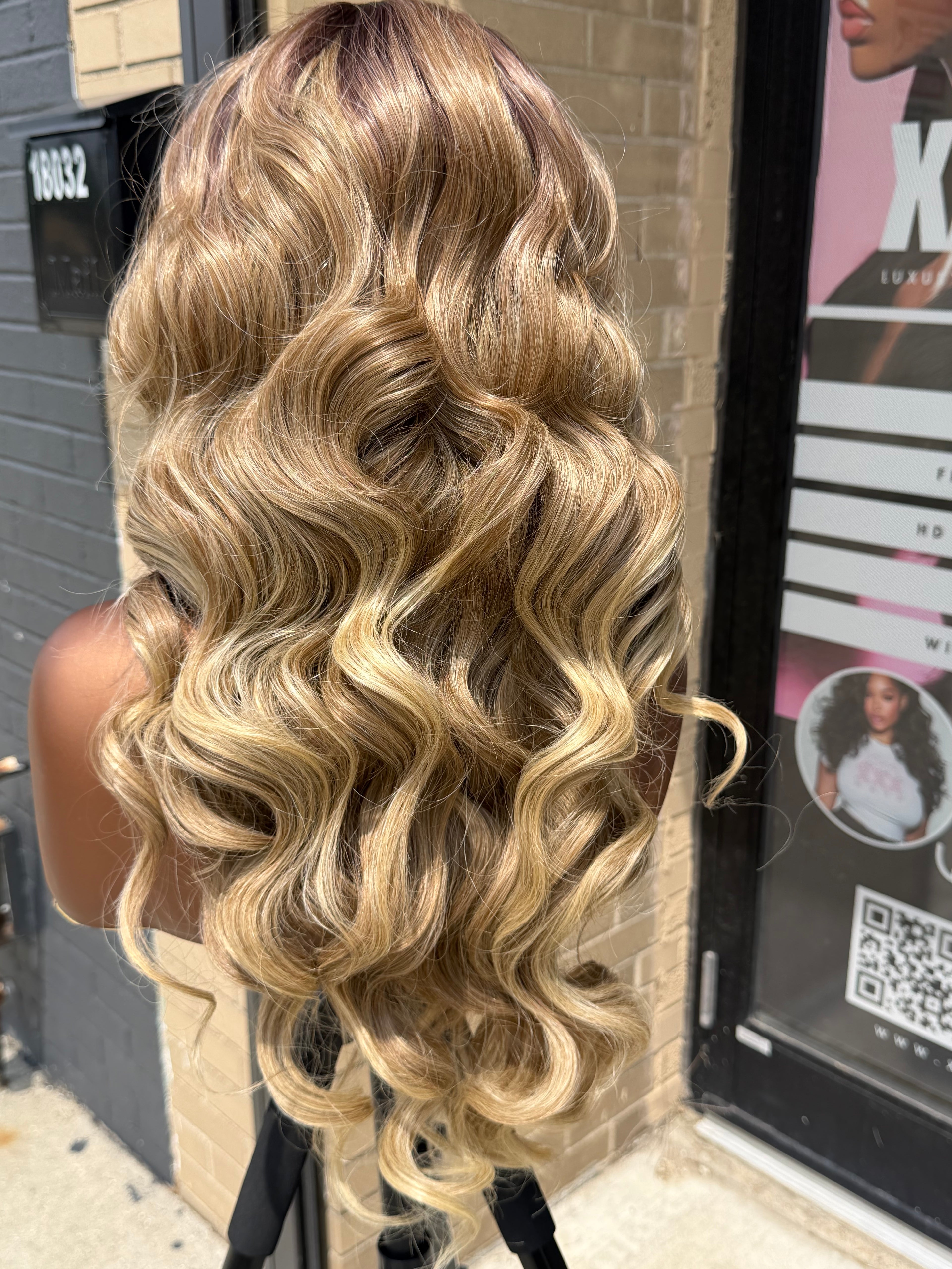 24” Blonde Ombre Curly Human Blend Synthetic Hair 13*6 Transparent Lace Front Wig