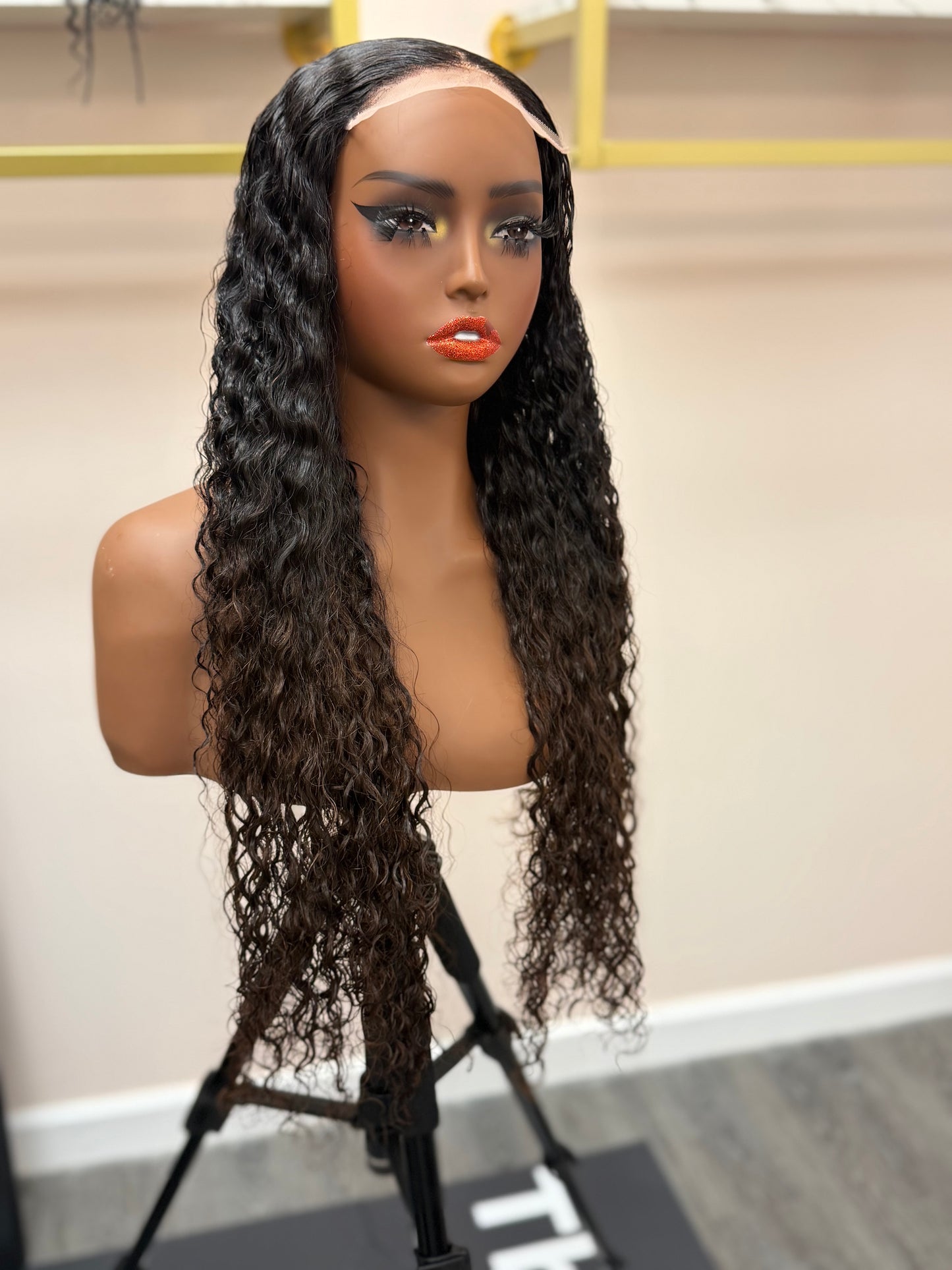 26” Virgin Burmese Curly Ombre HD 5*5 Lace Closure Wig